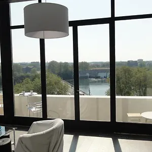 Appartement Loft Vue Fleuve Garonne Parking Gratuit, Toulouse